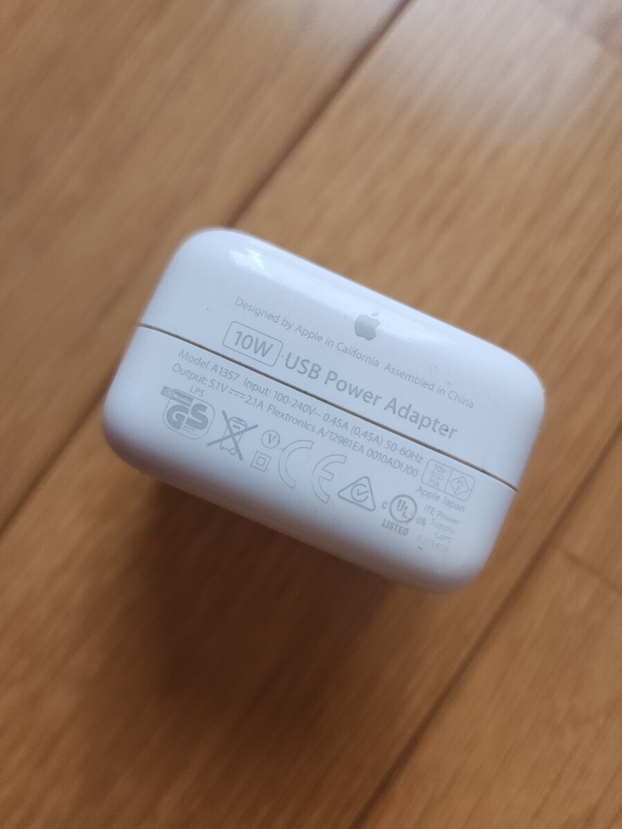 ★ Apple  AirPods (第２世代？) 右耳のみ 充電器+USB充電ケーブル (ジャンク品)の画像10