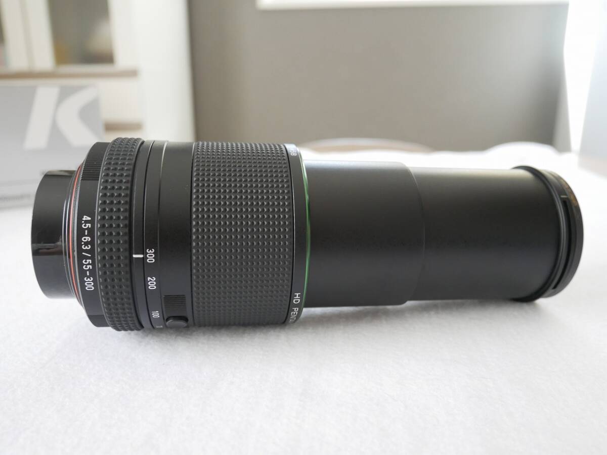 ☆USED☆ 美品 ペンタックス HD PENTAX-DA 55-300mmF4.5-6.3ED PLM WR RE 望遠ズームレンズ 元箱 付属品 Ztaプロテクター付き【送料無料】の画像7