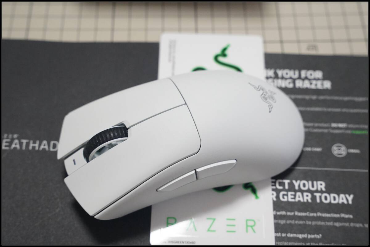 RAZER｜レイザー ゲーミングマウス DeathAdder V3 Pro ホワイト RZ01-04630200-R3A1 [光学式 /有線／無線(ワイヤレス) /7ボタン /USB]の画像4