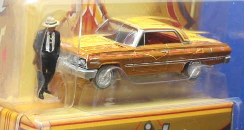 1/64 Johnny Lightning 1963 Chevy Impala Chevy Impala Lowrider ( Gold )& figure attaching *