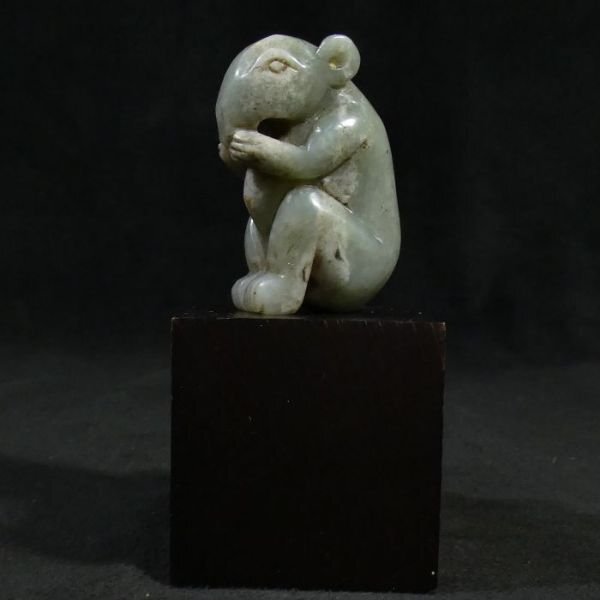 【 恵 #1053 】 時代物 中国古玩 唐物 東洋彫刻 玉製 栗鼠 鼠 置物_画像2