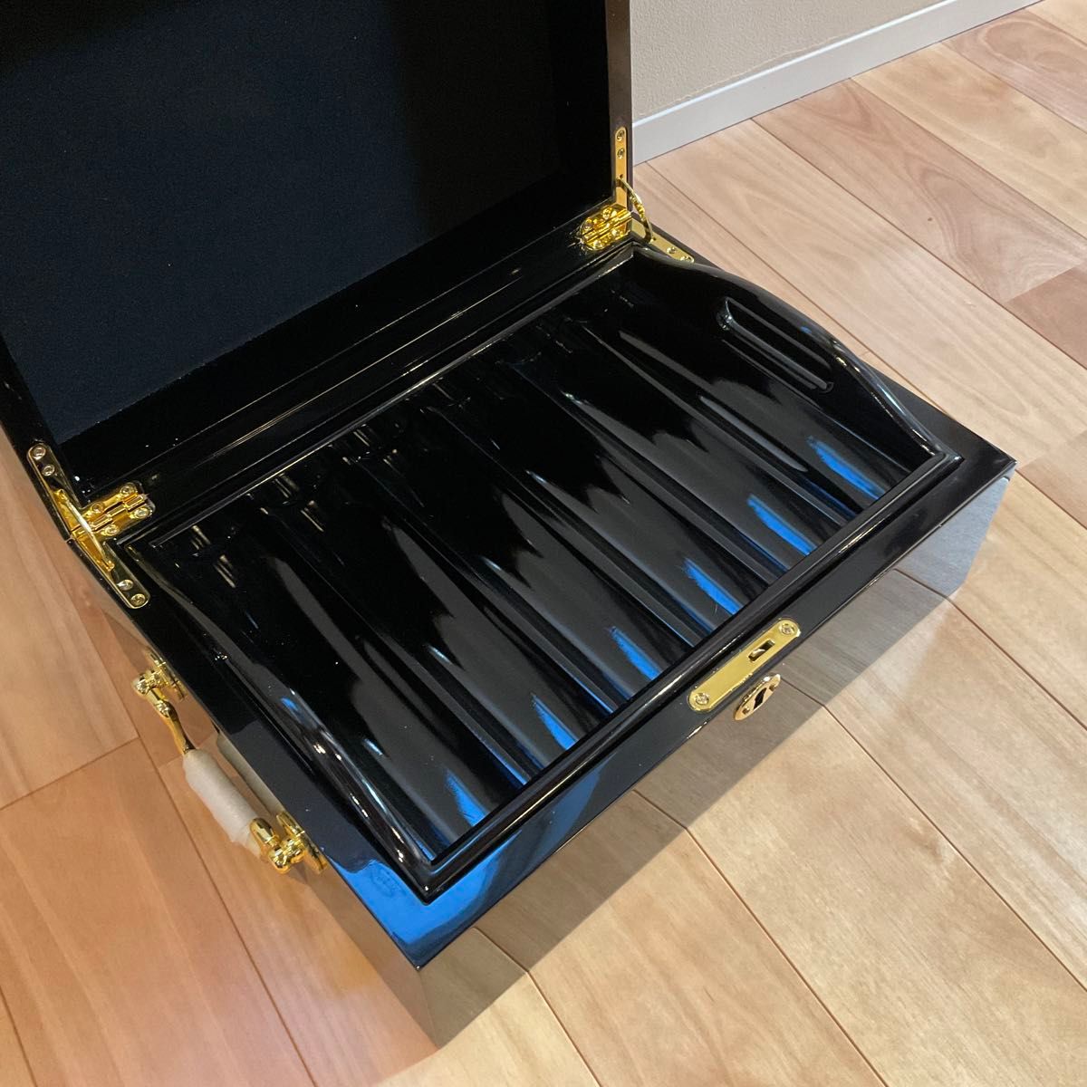 木製高級ポーカーチップケース ピアノブラック 500枚収納