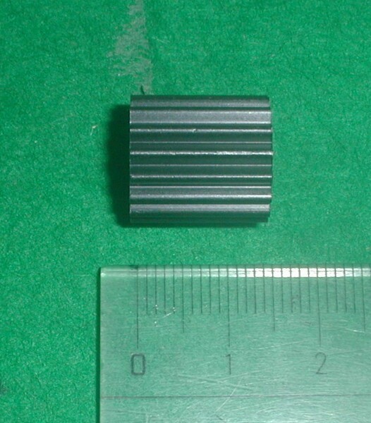 TO-5/TO-39形状トランジスタ用放熱器　（円筒型１５ｍｍ／４個セット）