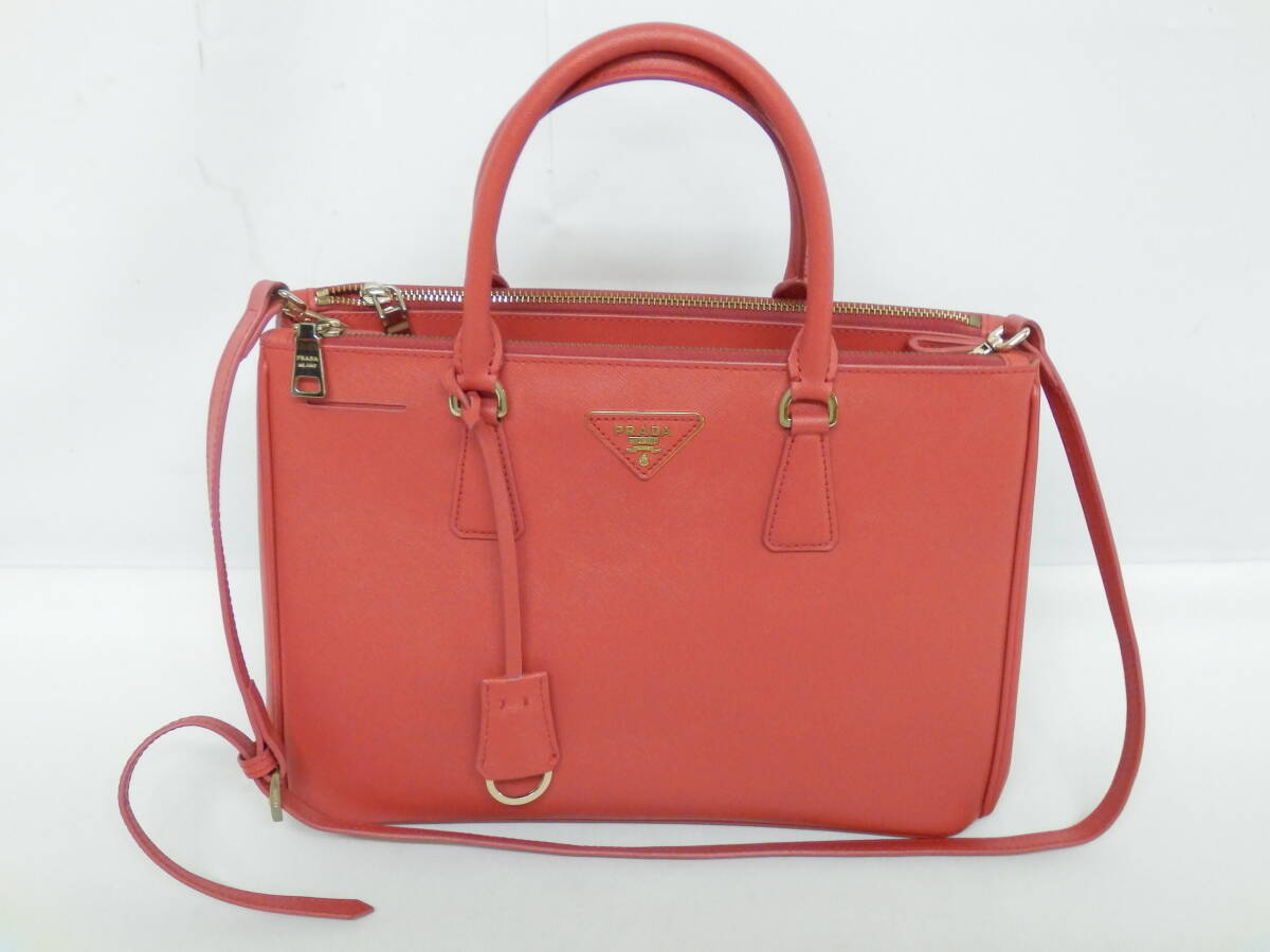 171H194C♪ PRADA プラダ ガレリア サフィアーノ レザー ハンドバッグ ショルダー 2way レッド ゴールド金具 _画像1