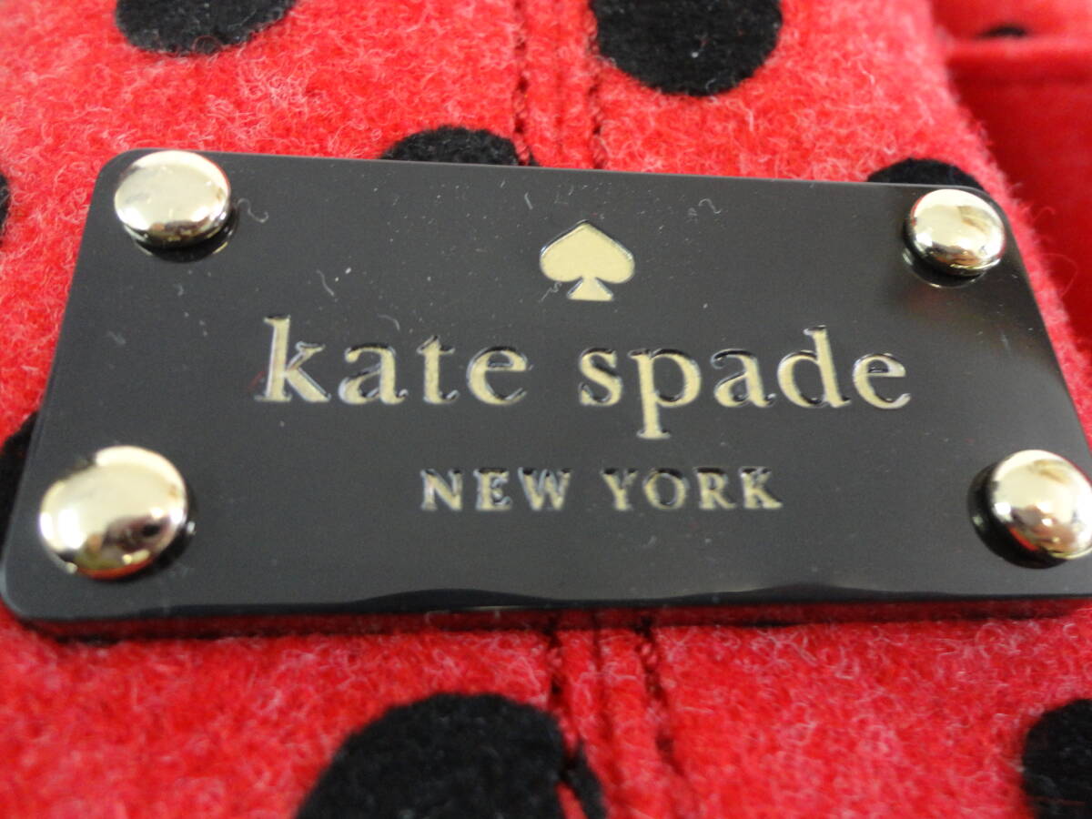 0653【本州のみ送料無料】kate spade ケイトスペード レディースバッグ フェルトハンドバッグ レッド×ブラックドット柄の画像6