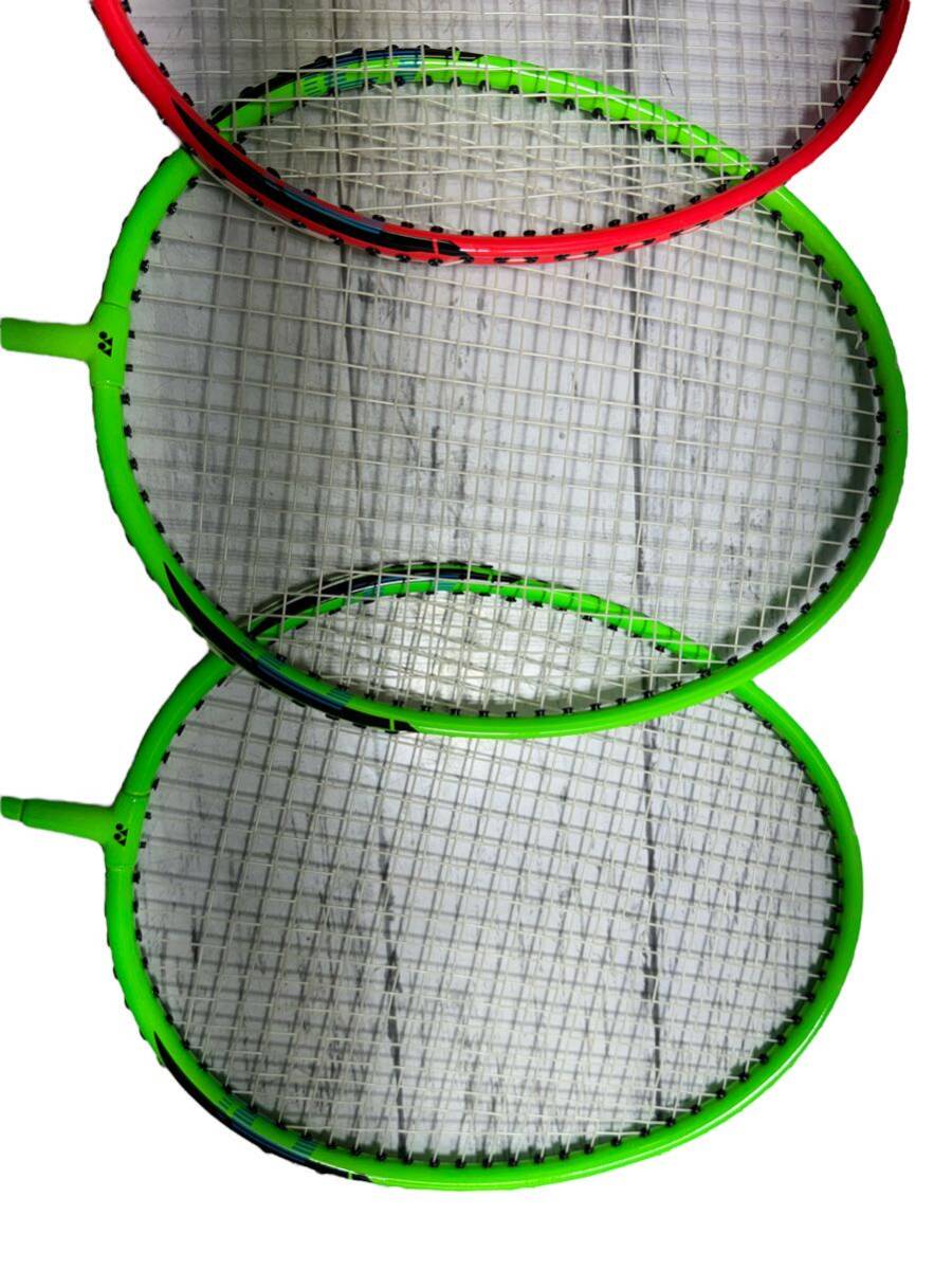 24H03-52N：未使用 バドミントンラケット4点セット YONEX B-4000 ケース・羽付き_画像6