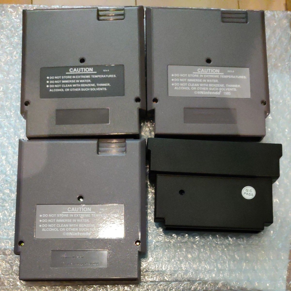 NES(海外版ファミコン)メトロイド、パルテナの鏡、烈火、レトロードのカートリッジ変換アダプターのセット