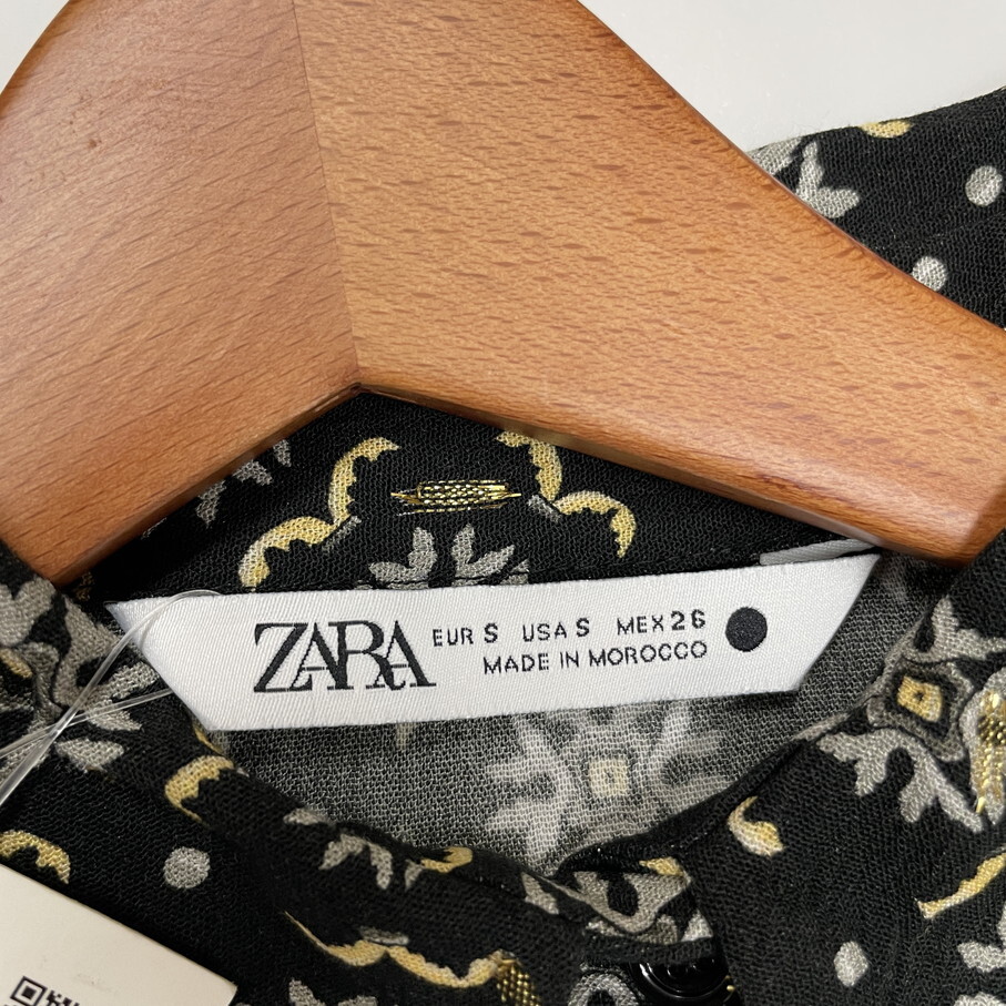 未使用品 /S/ ZARA ブラック 長袖シャツワンピース レディース タグ カジュアル 羽織り 通勤フェミニン大人可愛い総柄ボタン デイリー ザラ