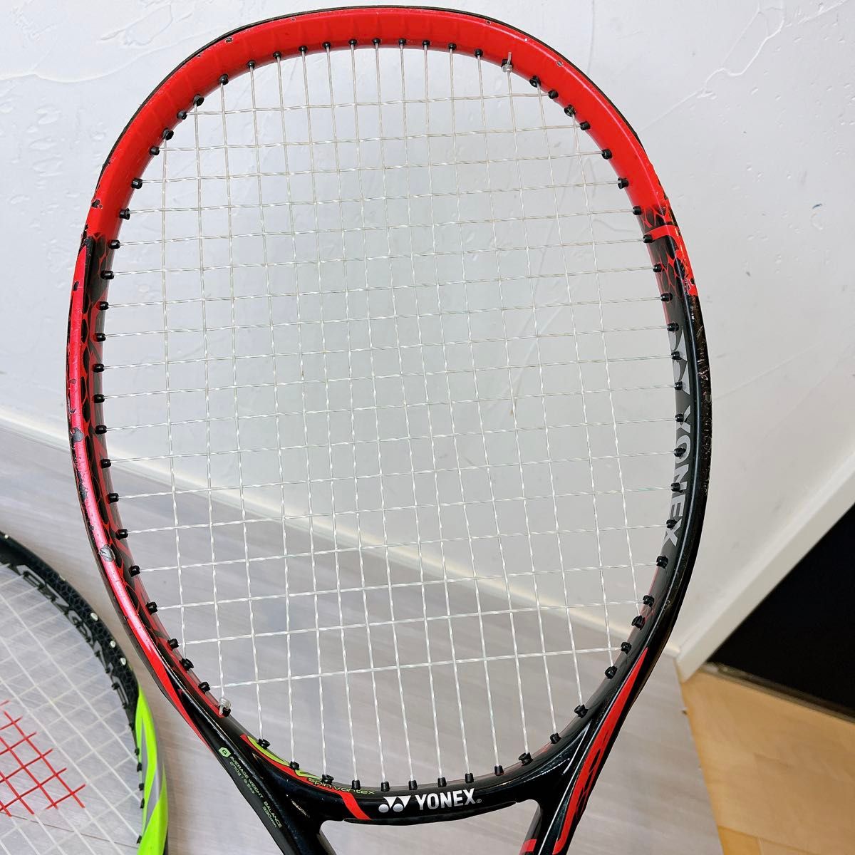 硬式テニスラケット YONEX VCORE 100S ヨネックス サイズ2 就い 硬式テニスラケット YONEX VCORE 100S ヨネックス サイズ2 就い