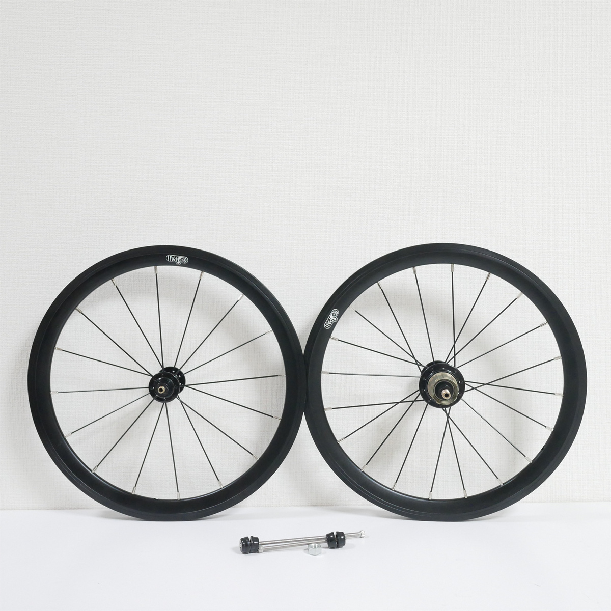 BROMPTON 2-6速用オールブラック超軽量910グラムホイールセット BROMPTON 2-6速用オールブラック超軽量910グラムホイールセット