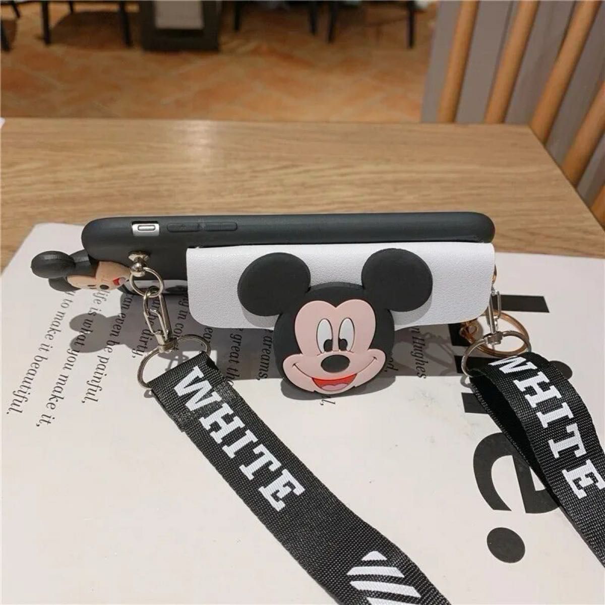 おまけシール付き　ディズニー　ミッキー　iPhoneケース　iPhone15 スマホケース　Disney ストラップ　スマホカバー