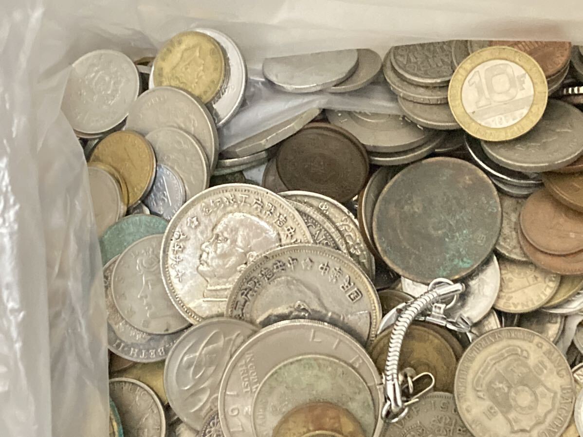 外国や日本の古銭 まとめて約13kgセット 大量 雑銭 アジア ヨーロッパ 海外 日本 雑銭 色々 の画像2