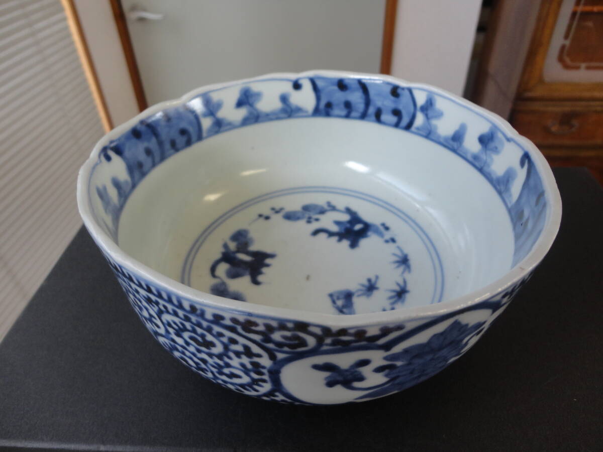  old house delivery goods : old Imari blue and white ceramics . Tang ... pot . flower writing window . less scratch 1 point Edo middle period 