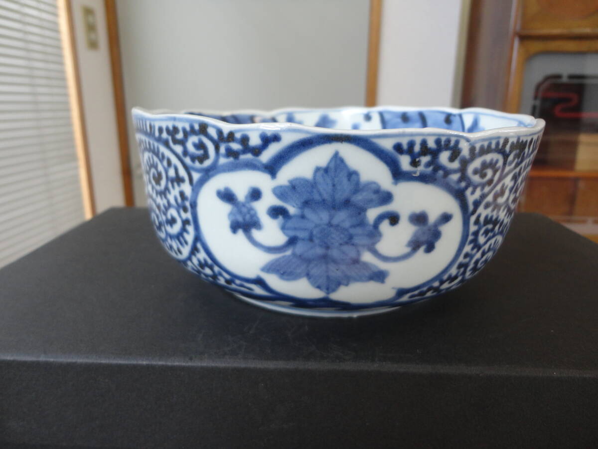  old house delivery goods : old Imari blue and white ceramics . Tang ... pot . flower writing window . less scratch 1 point Edo middle period 
