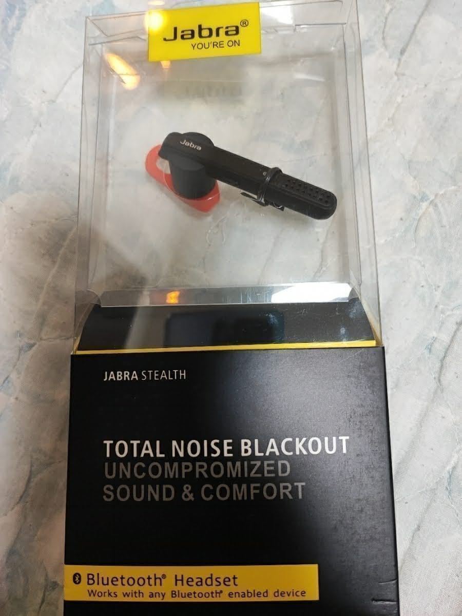  unused JABRA?jablaBluetooth earphone including carriage 