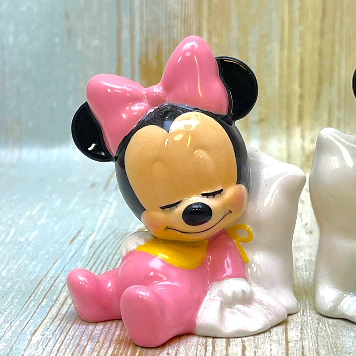 レア★ミッキーマウス ミニーマウス 赤ちゃんミッキー Baby ベビー おやすみ Mickey Mouse★ 陶器製 フィギュア Disney ディズニー TDL_画像2