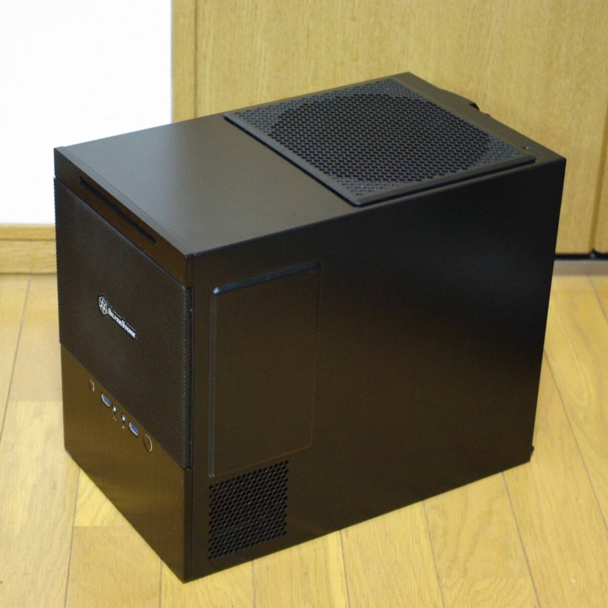 【PCケース】 Silverstone SG10 / MicroATX / スモールフォームファクター_画像1