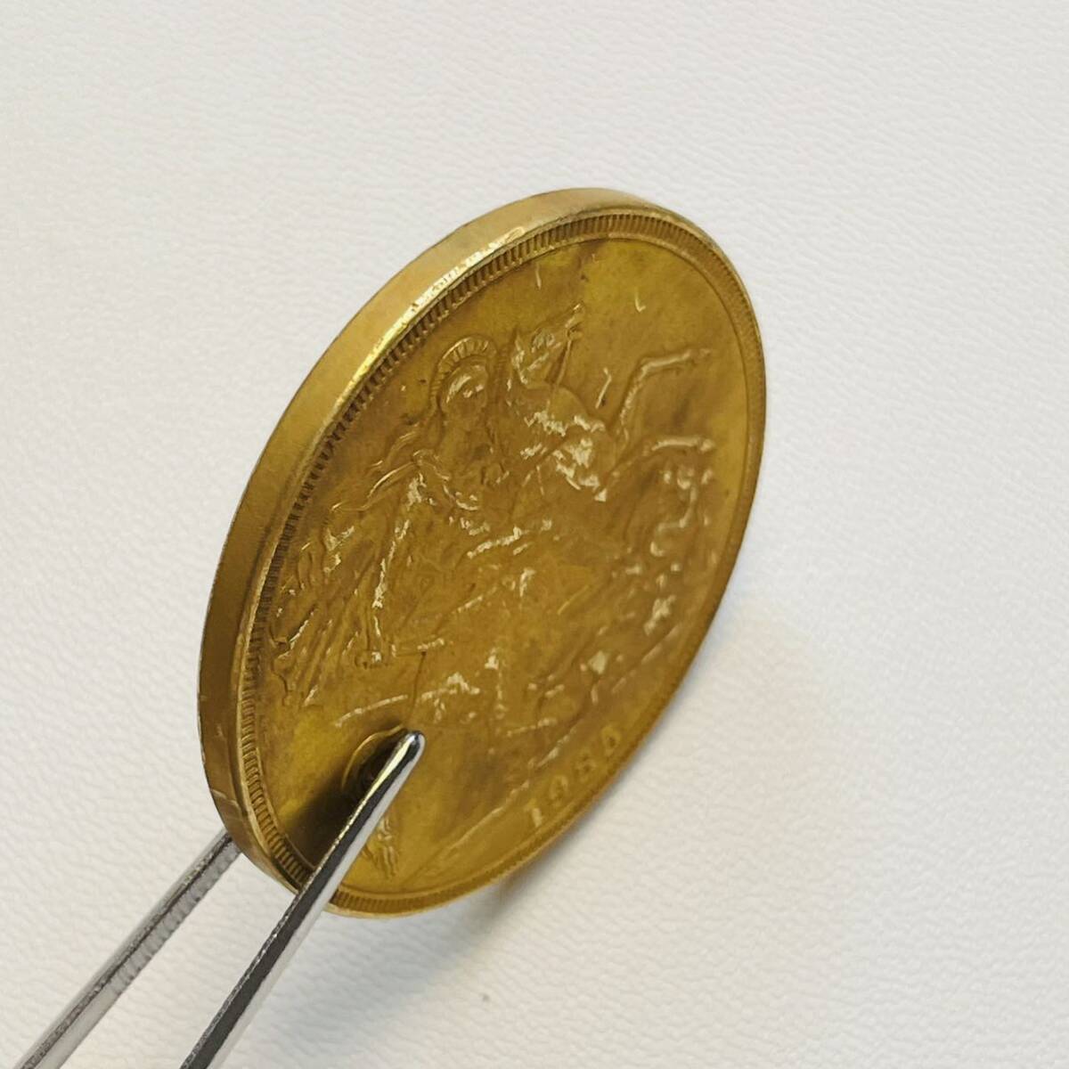 イギリス 硬貨 古銭 エリザベス2世女王 1985年 聖ジョージ 竜殺し ナイト ドラゴン 銅幣 コイン 重21.39g_画像3
