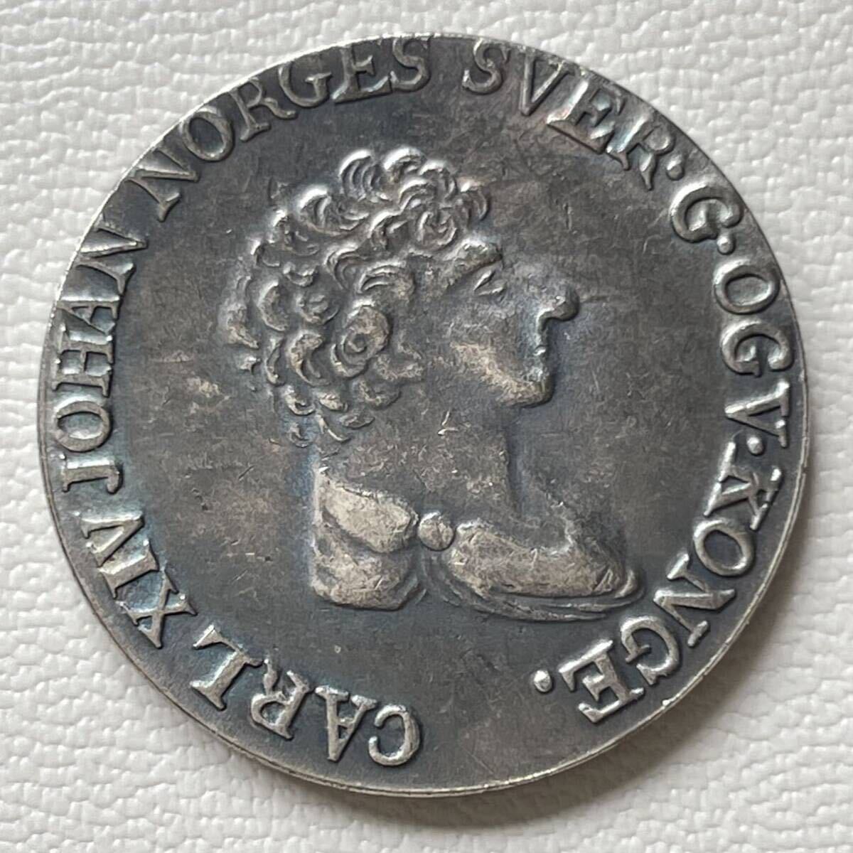 ノルウェー 硬貨 古銭 チャールズ3世ジョン 1834年 カール14世 スウェーデン ゴート族 クラウン ライオン ハンマー コイン 重4.40g _画像2