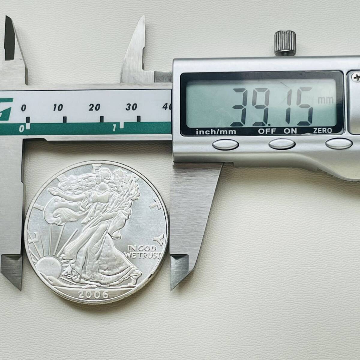 アメリカ 硬貨 古銭 ウォーキングリバティ 2006年 歩く自由の女神 ハーフドル 記念幣 イーグル コイン 重27.18g_画像6