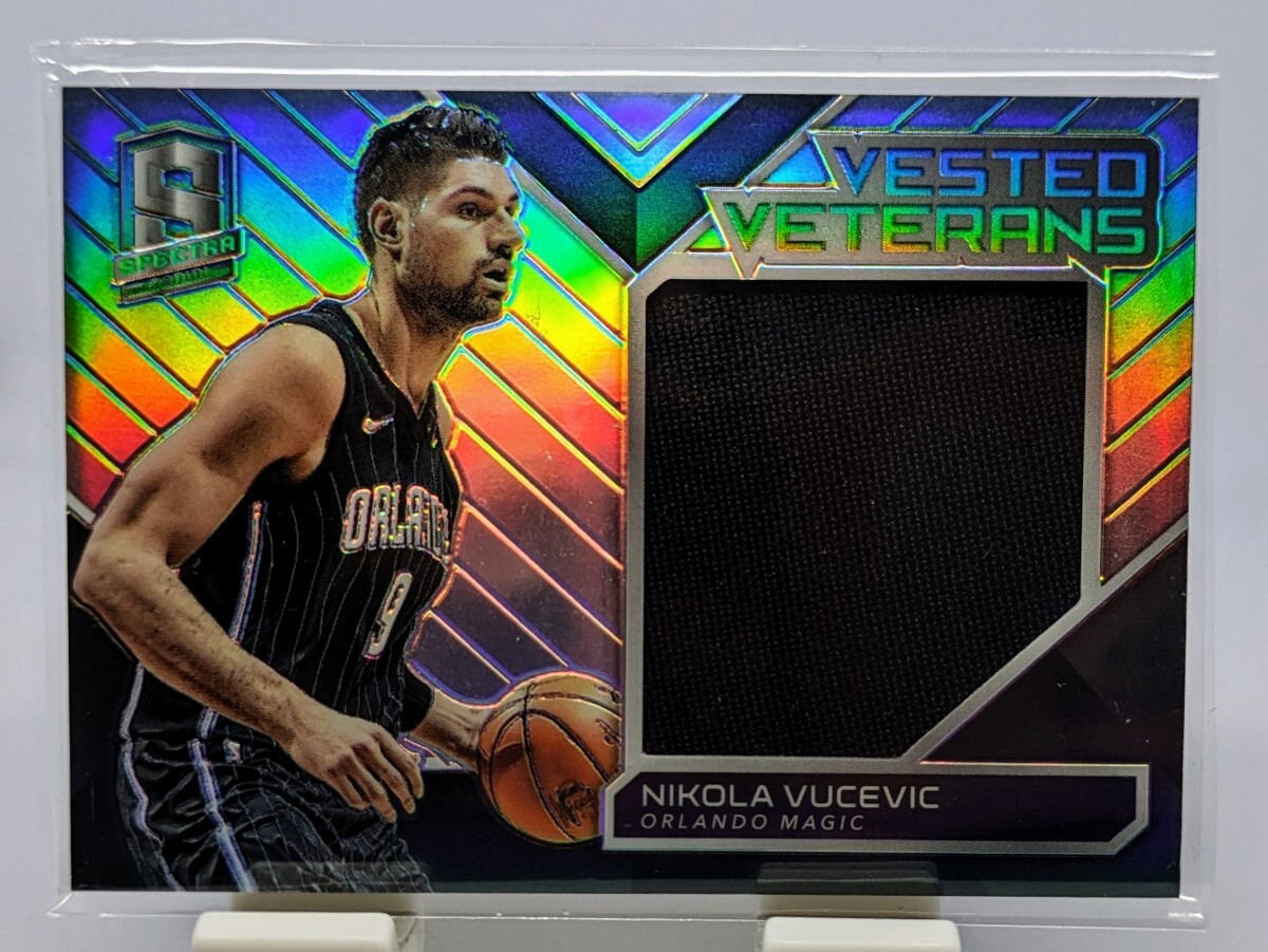 【1円スタート】2017-18 Panini SPECTRA - NIKOLA VUCEVIC VESTED VETERANS PRIZM JERSEY 99シリアル / MAGIC_画像1