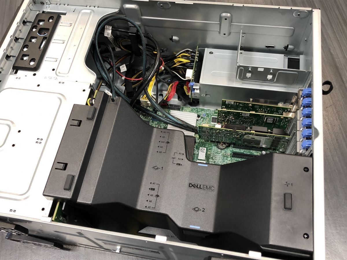 1円スタート Dell EMC PowerEdge T440 (CPU:Xeon Silver 4112 2.6Ghz×2基/メモリ:128GB/HDD:4TB×3基)_画像6