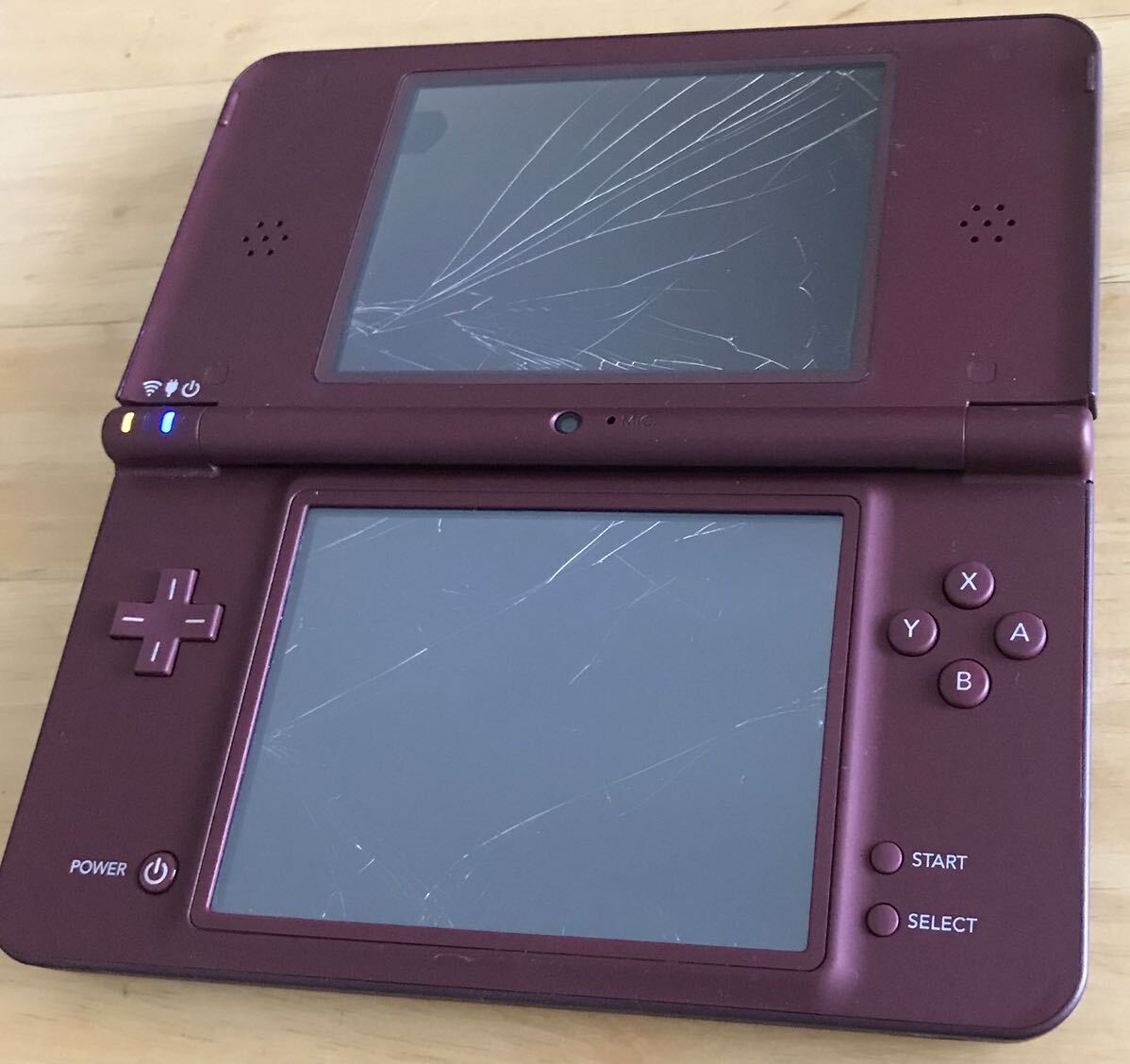 【訳あり・ジャンク】Nintendo DSI LL ワインレッド任天堂　ニンテンドー　2台_画像4