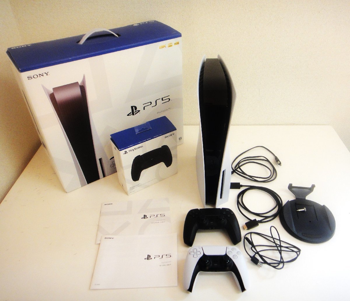 高崎店【中古品】2-2 PlayStation5 プレステーション5 本体 CFI-1200A01 ディスクドライブ搭載モデル 別売りコントローラー付き 初期化済み_画像1