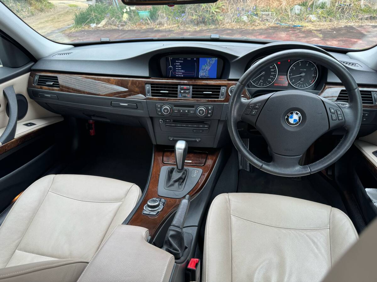 白革!!検R7年4月迄!!6万キロ台!!希少色★BMW E90 320i 後期型★コンフォートアクセス!!バリ山タイヤ!!機関絶好調!!_画像5