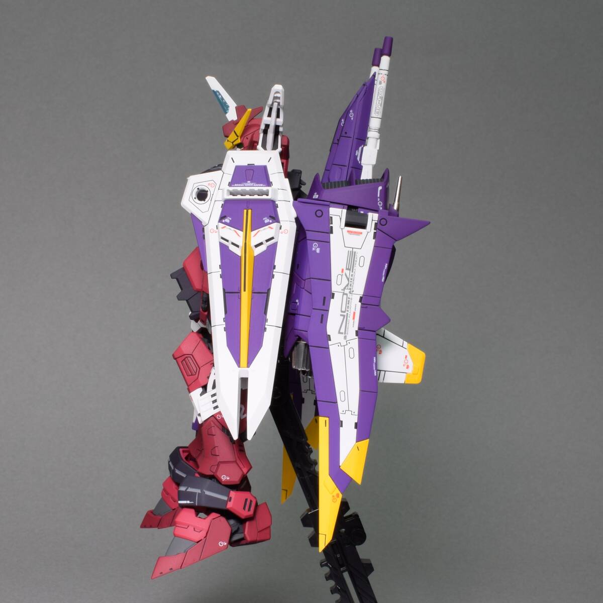 RG ジャスティスガンダム 塗装済完成品 ガンプラ_画像3