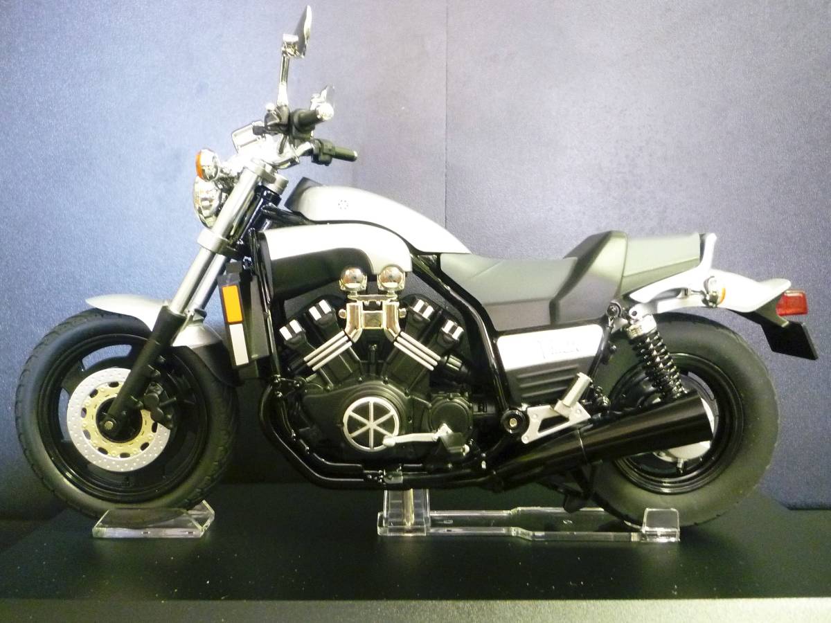 1/12 ヤマハ V-MAX YAMAHA Vmax  ニューシルバーダスト  アオシマ完成品ダイキャスト アオシマ文化教材社の画像2