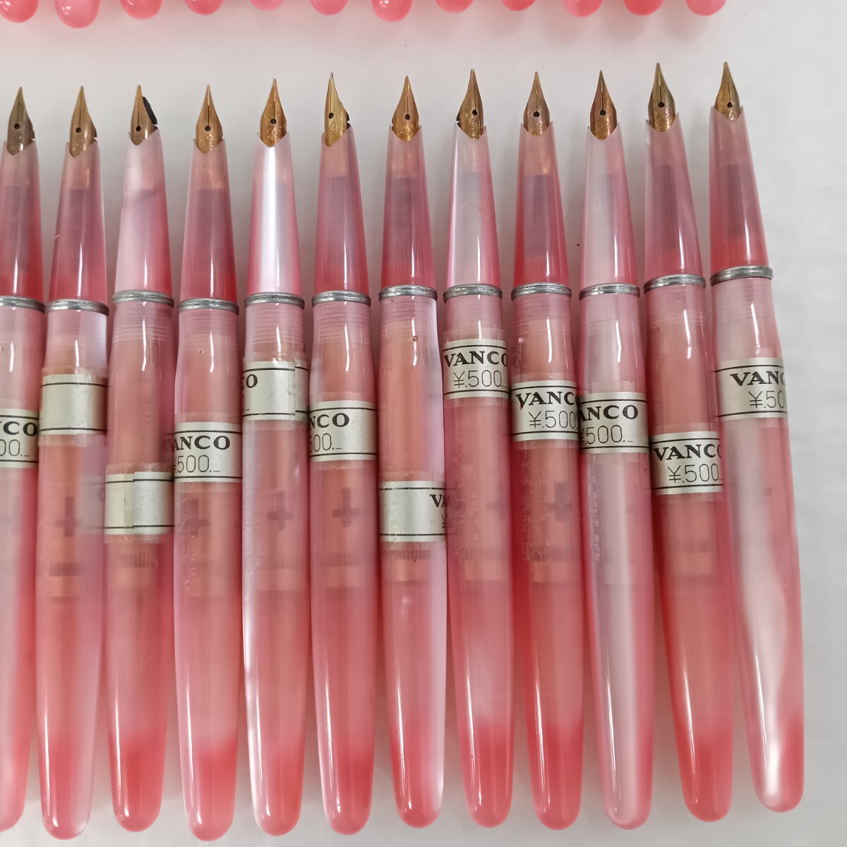 501 キャップ欠品 サヤ欠品 万年筆 60本セット ピンク軸 筆記具 筆記用具 レトロ ヴィンテージ まとめ売り 重量約425g_画像3