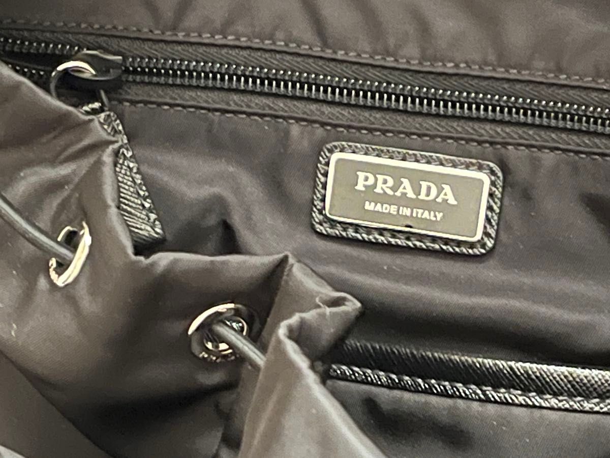 PRADA プラダ リュックサック Gカード付 美品 フロントにロゴ PRADA プラダ リュックサック Gカード付 美品 フロントにロゴ