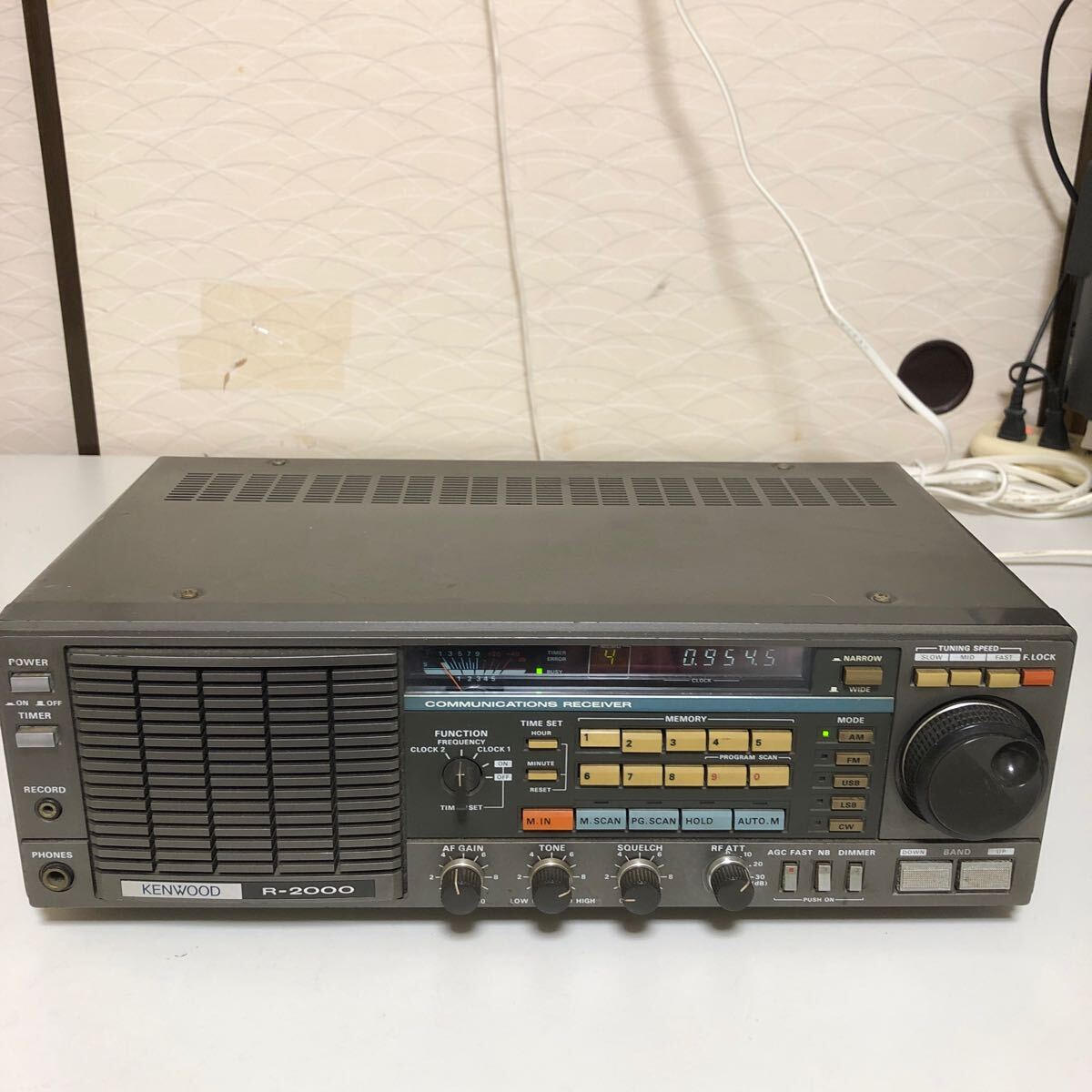 KENWOOD communication type receiver R-2000[ Junk ]