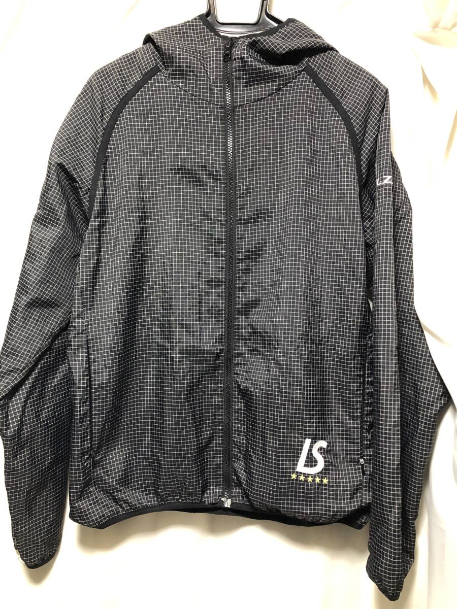 LS luz e sombra loose isombla Wind jacket nylon Parker black M size (USED)~ soccer futsal, Wind breaker 