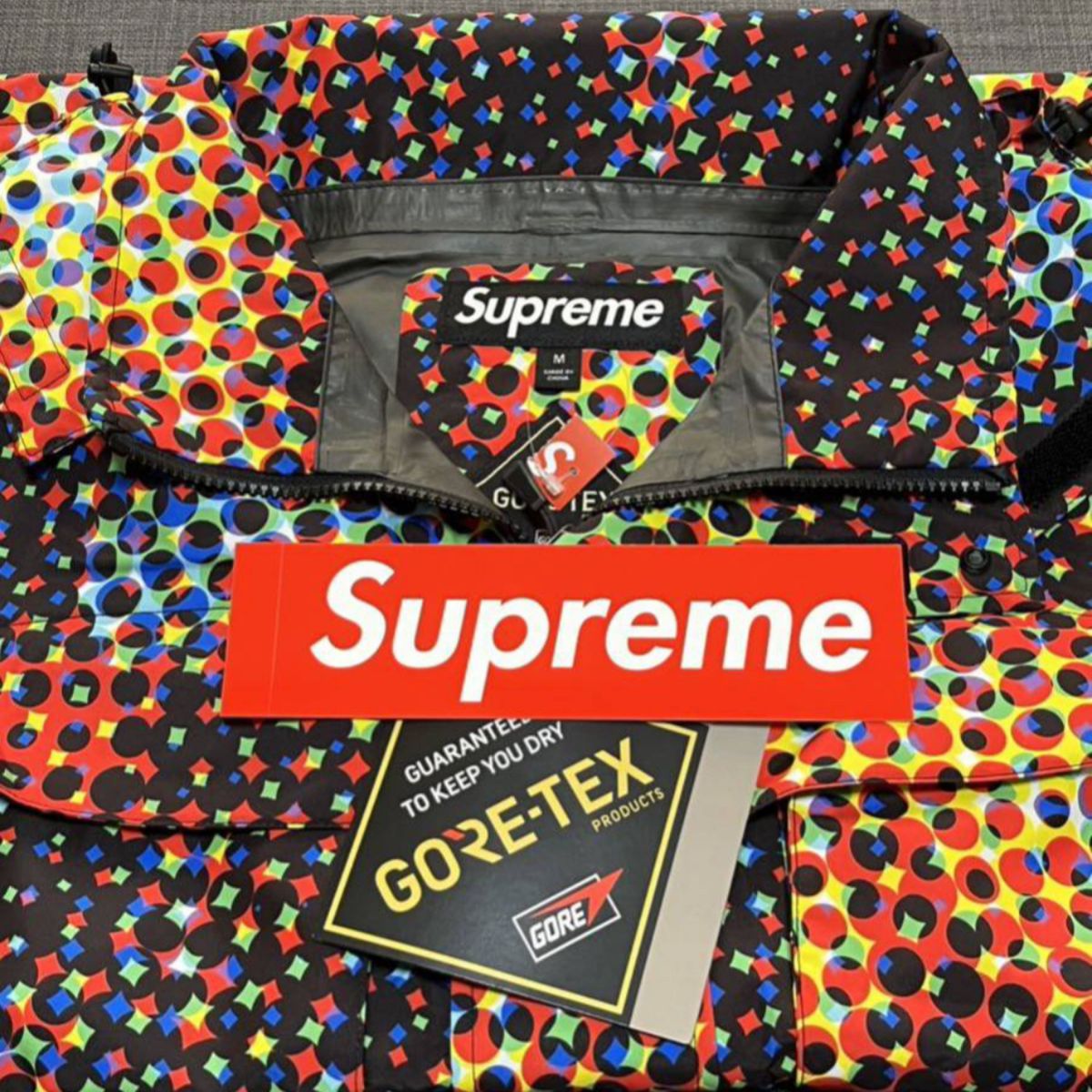 L Supreme GORE-TEX PACLITE Lightweight Shell Jacket L Supreme GORE-TEX PACLITE Lightweight Shell Jacket