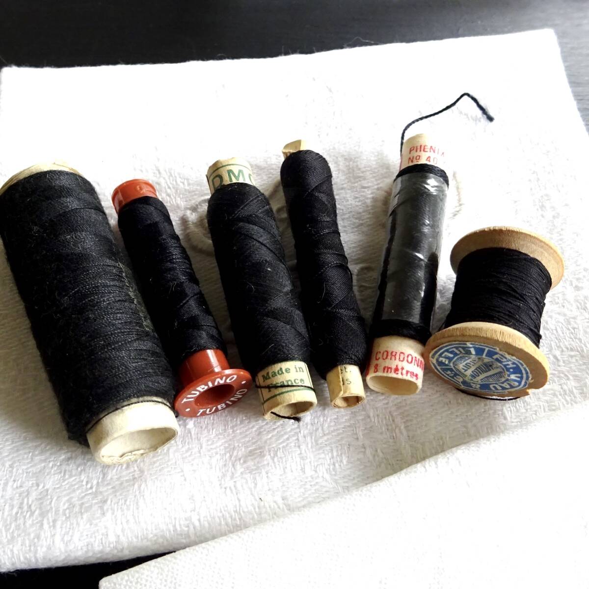 20世紀 フランス 裁縫 糸セット 6点 ブラック 黒 民藝 工藝 オブジェ 美術 骨董 古道具 縫製 古布 アンティーク_画像2