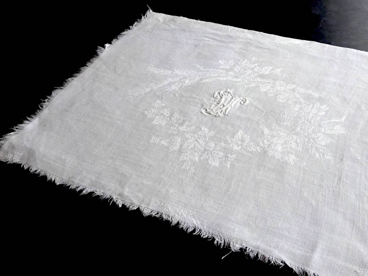 1900 год первый период Франция вышивка цельный монограмма initial старый ткань наряд половина предмет ткань шитье .... изобразительное искусство teki стиль античный 