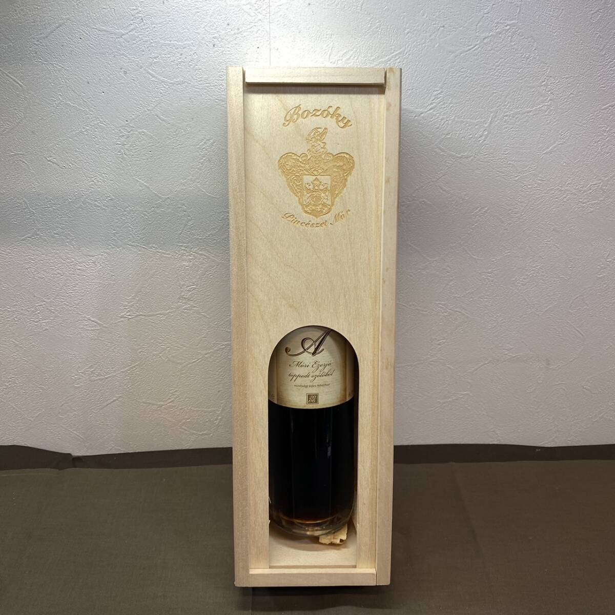 【MH-6958】未開栓 BOZOKY ハンガリー産 赤 ワイン 2006 木箱入り 自宅暗室保管 500ml 11%の画像7