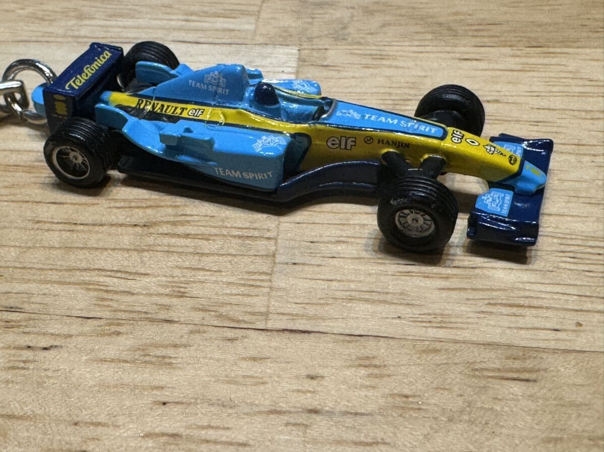 ☆RENAULT F1 Team ミニカー キーホルダー☆全長 約5.7cm（マルカン部分含まず） 車幅 約2.4cm☆の画像5