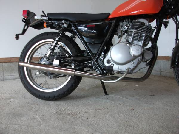 ＳＴ２５０マフラー　ステンレス６０パイ　キャプトン新品未使用の出品です。_太さ６０パイステンレスサイレンサー