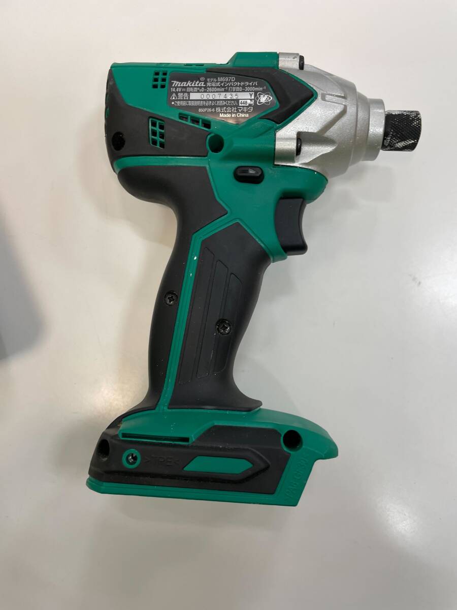 ◇◆14069　Makita　マキタ　インパクトドライバー　M697D 　充電式　14.4V　ジャンク_画像8