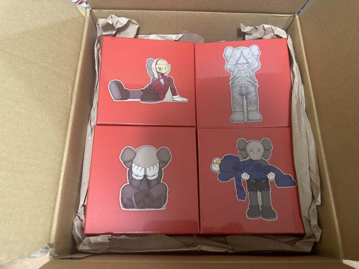 未開封　KAWS TOKYO FIRST /カウズ トウキョウ ファースト PUZZLE ジグソー パズル 4点セット_画像1