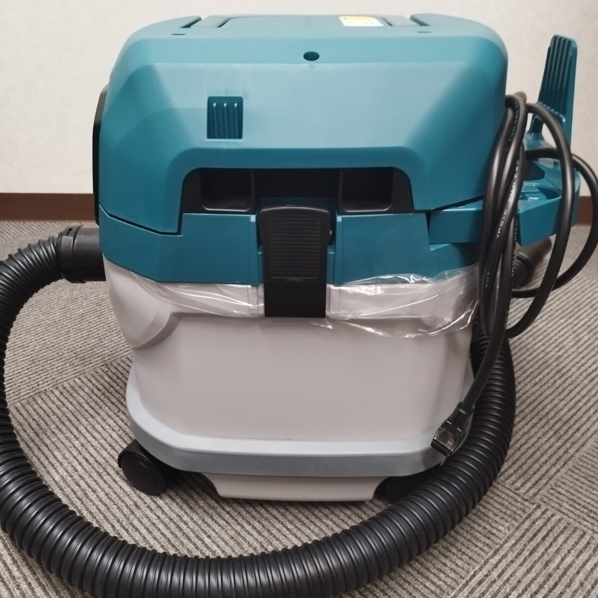 NA★1円〜中古品 マキタ 集塵機 しゅうじん機 VC1500 ノズルの長さ約2.5m 集塵量15L 吸水量12L キャスター付き 乾湿両用 業務用 _画像7