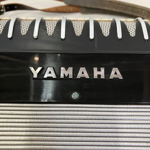 仙104 YAMAHA アコーディオン ブラックカラー ハードケース付き ヤマハ 鍵盤楽器 楽器 黒の画像6