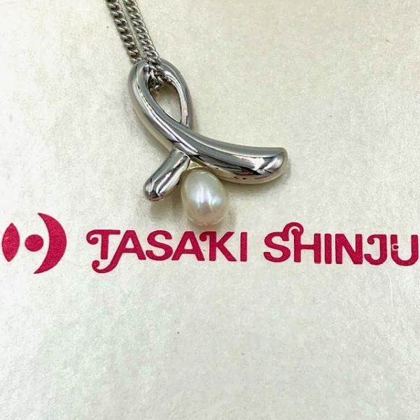 仙15 田崎真珠 リボンモチーフ 淡水パール ネックレス 真珠 シルバーカラー 箱付き TASAKI SHINJUの画像1