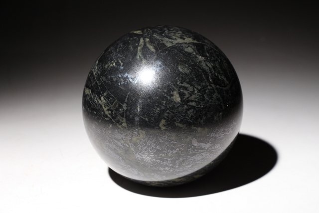 * cold .*. meteorite sphere diameter approximately 10.3cm weight approximately 2308g ( inspection ). iron stone iron meteorite sphere Tang thing China fine art old .