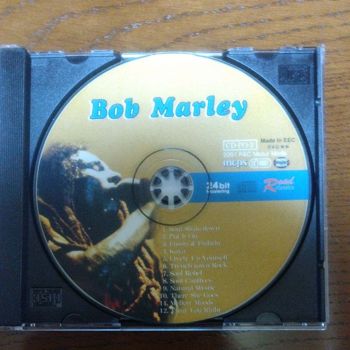 超美品 ボブ・マーリー 全12曲入りCDアルバム 輸入盤 新品未使用品