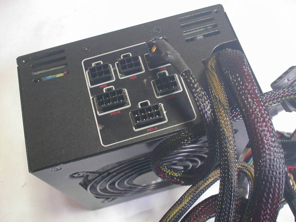 PC電源 SEVENTEAM ST-650Z-AF 650W カスタマイズ ATX12V 24PIN 動作確認 k126_画像4