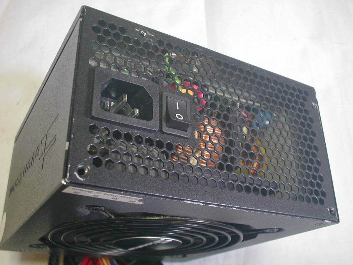 PC電源 SEVENTEAM ST-650Z-AF 650W カスタマイズ ATX12V 24PIN 動作確認 k126_画像2